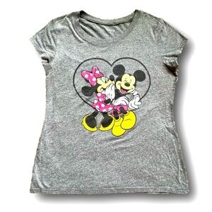 ♥️Disney Store Mickey and Minnie fitted tee